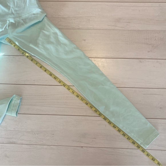 Lululemon Wunder Under Delicate Mint Green Sz 4 30 inseam - Picture 9 of 10